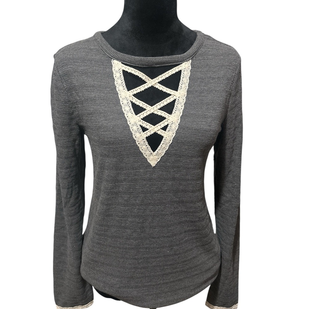 Doe & Rae Gray Long Sleeve Cut Out Top Size M NWT